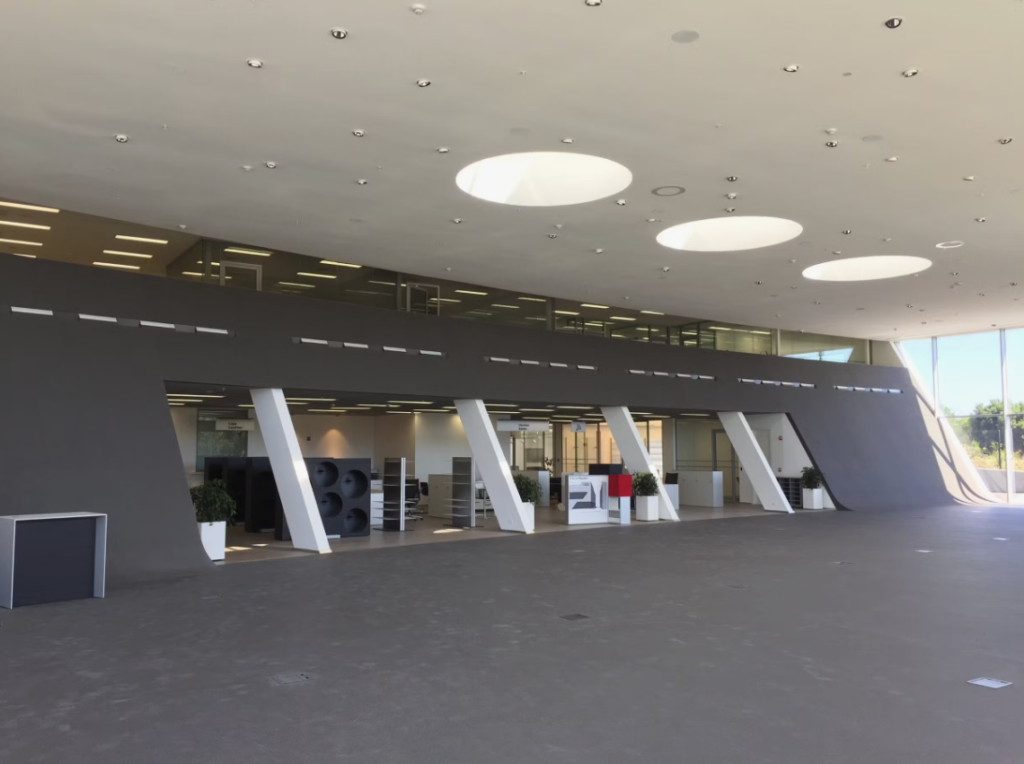 Выставочные залы стальных конструкций